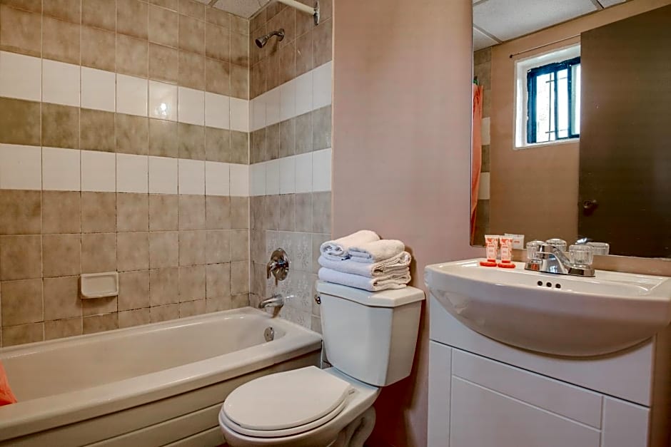 Falls Inn Near Casino Niagara By OYO