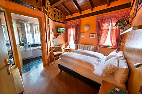 Triple Room - Split Level