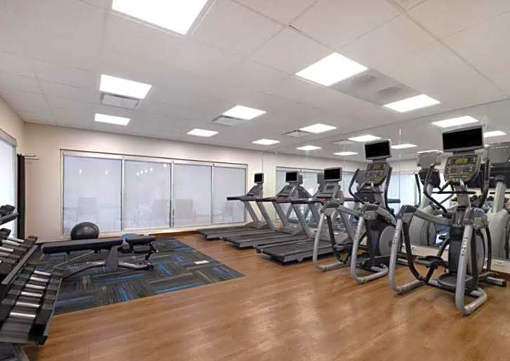 Holiday Inn Express & Suites - Detroit - Dearborn By IHG