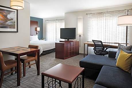 King Studio with Sofa Bed