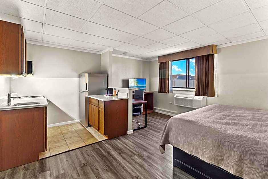 Quality Inn & Suites Downtown
