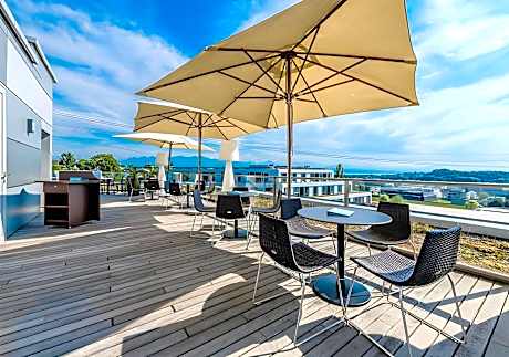 Discovery Hotel