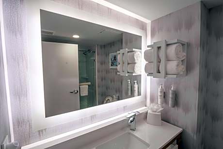 2 Queens Hearing Acc