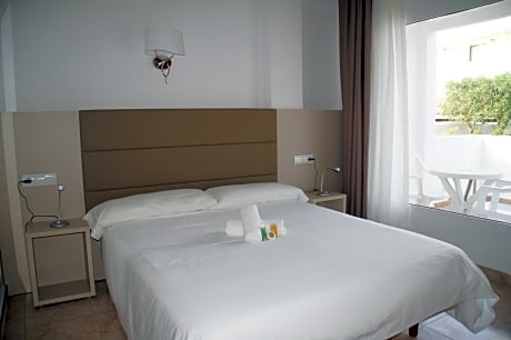 Double or Twin Room with Garden View