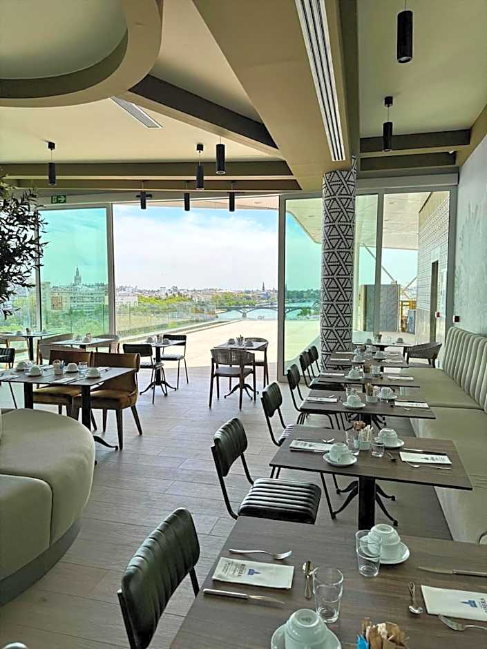 Ribera De Triana Hotel