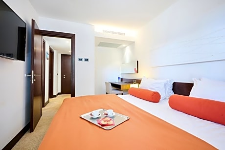 Suite with Balcony - Park Side