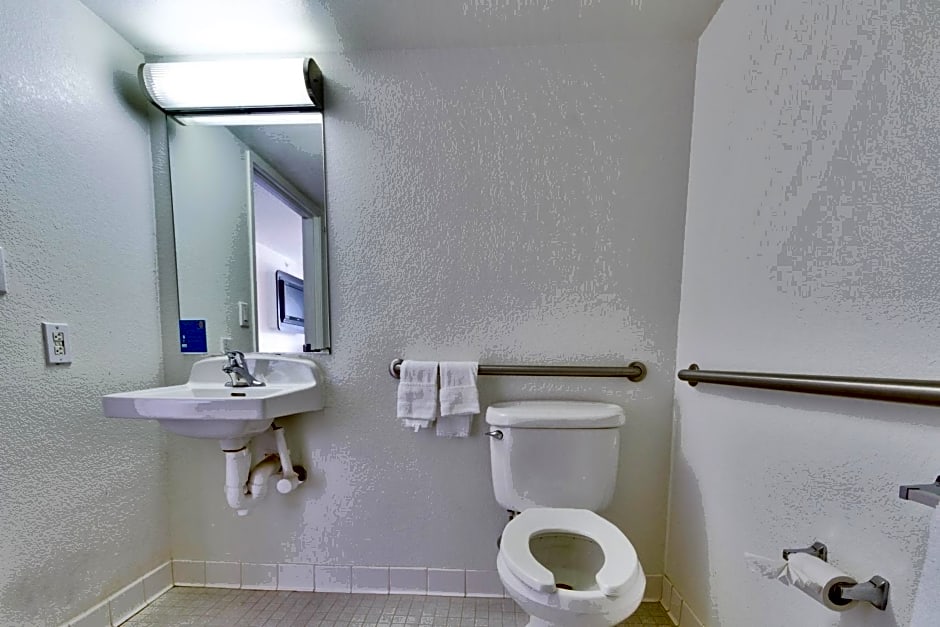 Motel 6 Dallas - Lewisville