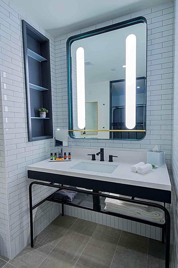 Canopy By Hilton Jersey City Arts District