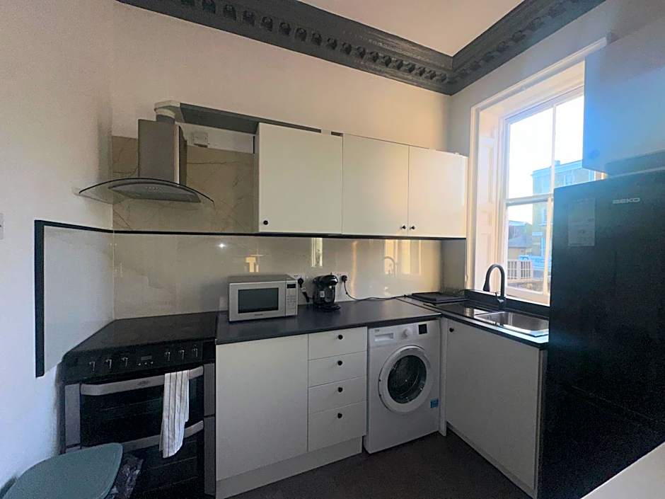 First Floor One Bed Apartment In Central West London