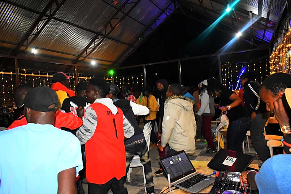 Lalanasi Lodge & Tented Camp