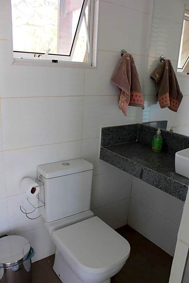 Casa na fazenda inteira ou quartos individuais no Hostel Recanto da Felicidade Paraopeba