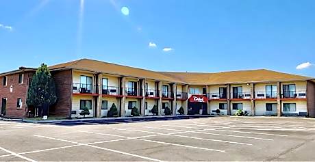 Red Roof Inn & Suites Newport - Middletown, RI