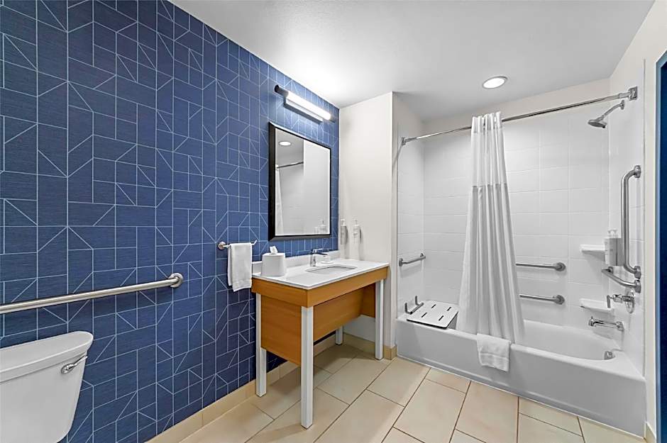 Spark by Hilton Victoria