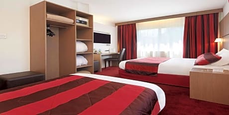 Standard Room - 1 Double Bed 1 Single Bed