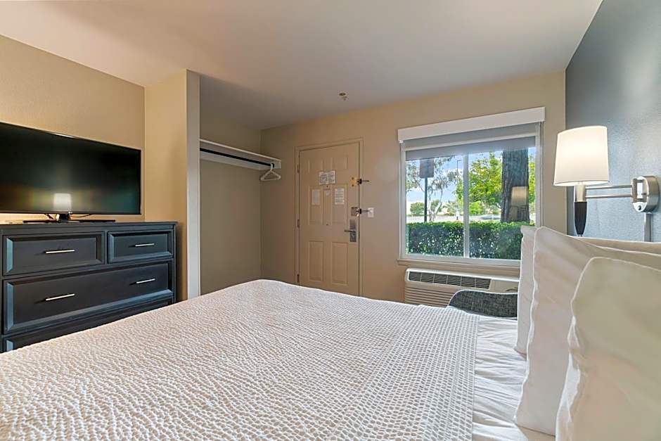 Extended Stay America Suites - San Francisco - San Mateo - SFO