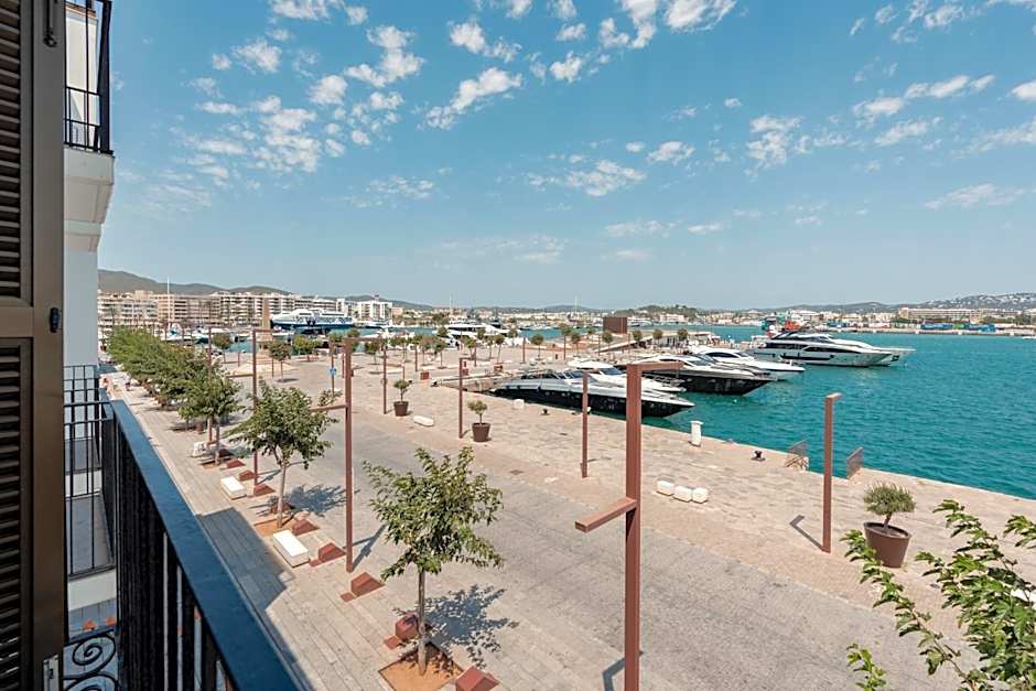 Ryans La Marina