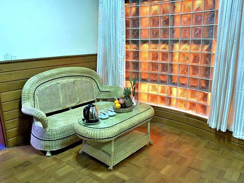 Hotel Queen Mandalay