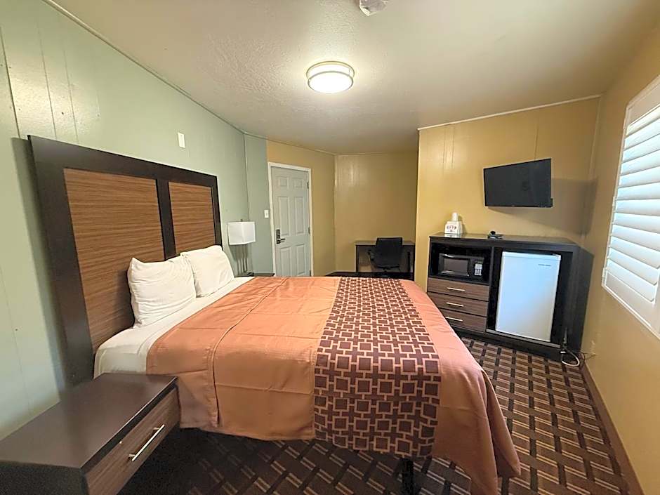 Pinewood Inn