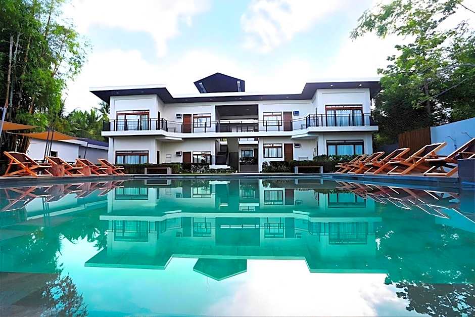 The Funny Lion - El Nido