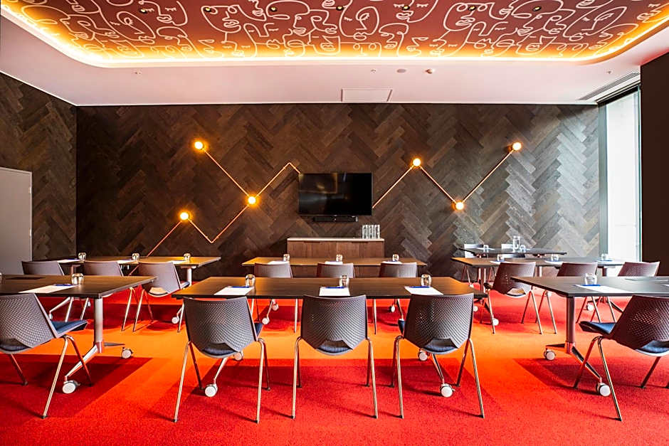 Holiday Inn Express Melbourne Little Collins By IHG