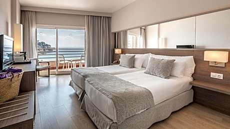 DOUBLE SEA VIEW (1 AD + 1 CH)