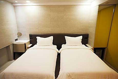 Standard Twin Room (No Window)