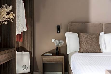 Deluxe Room with Pine forest view