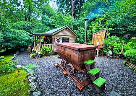 The Miners Log Cabin