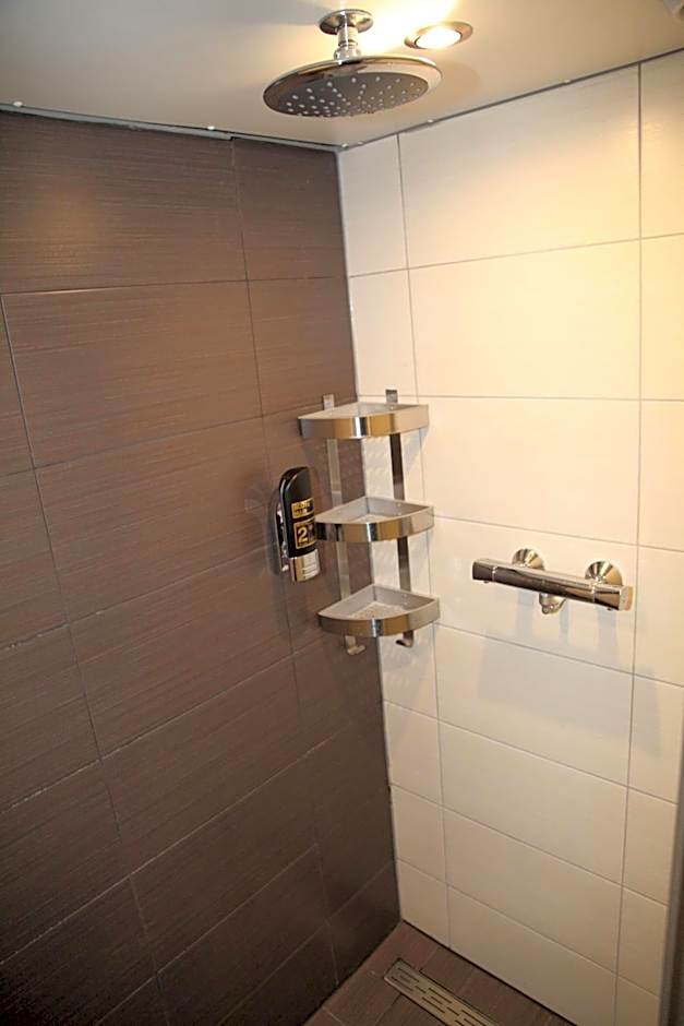 Amsterdam Downtown Hotel Canal View