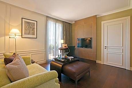 Superior Room with Lake View