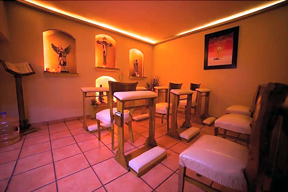 Hotel Hacienda del Sol