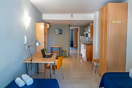 Apartment (4 Adults)