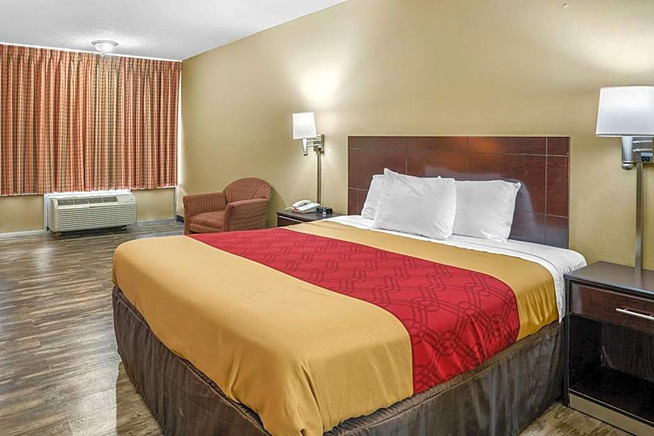 Econo Lodge near Missouri University of Science and Technology