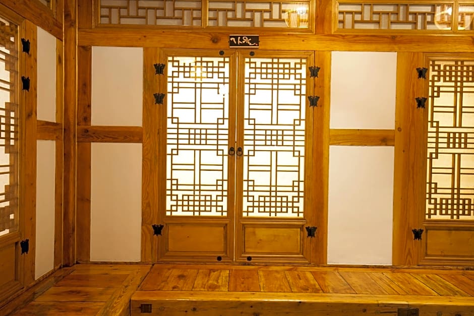 Samlockhon Hanok Guesthouse