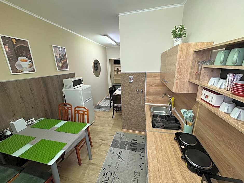 Jázmin panzió bőséges reggelivel közös konyhával a centrumban