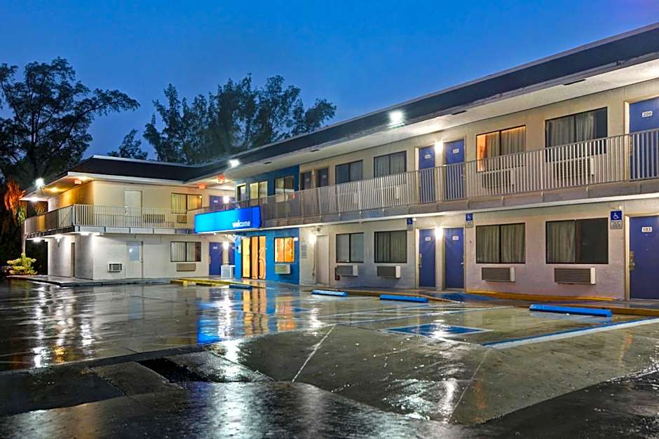 Motel 6 Dania Beach