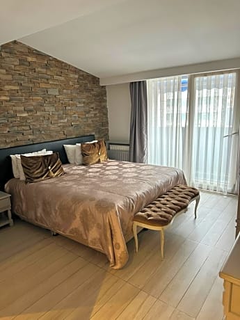 King Room with Balcony