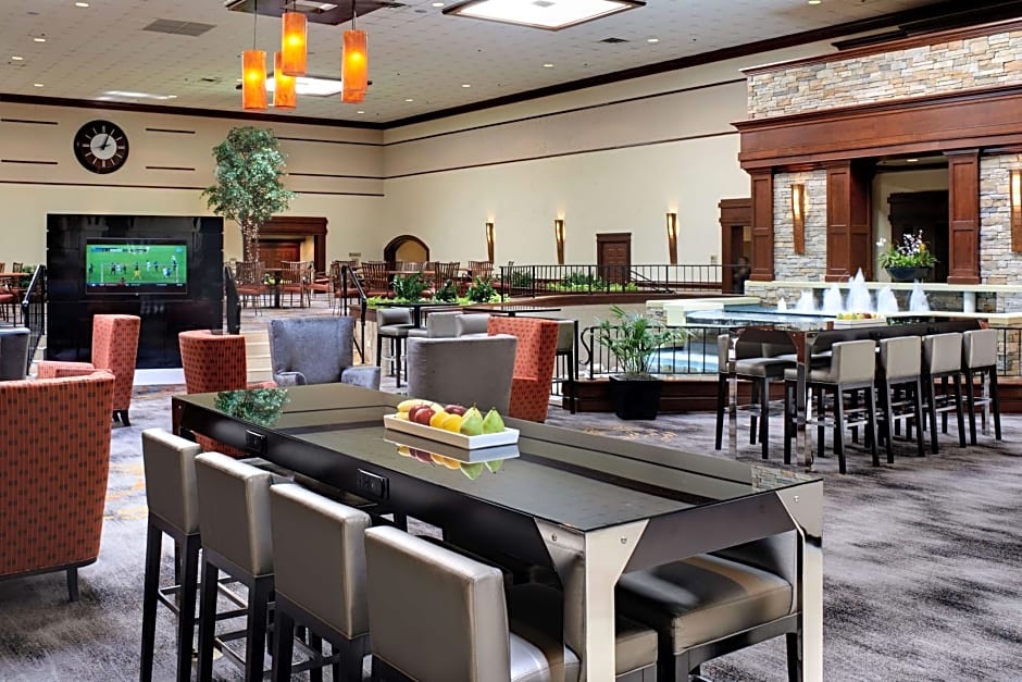 DoubleTree By Hilton Hotel Detroit-Dearborn