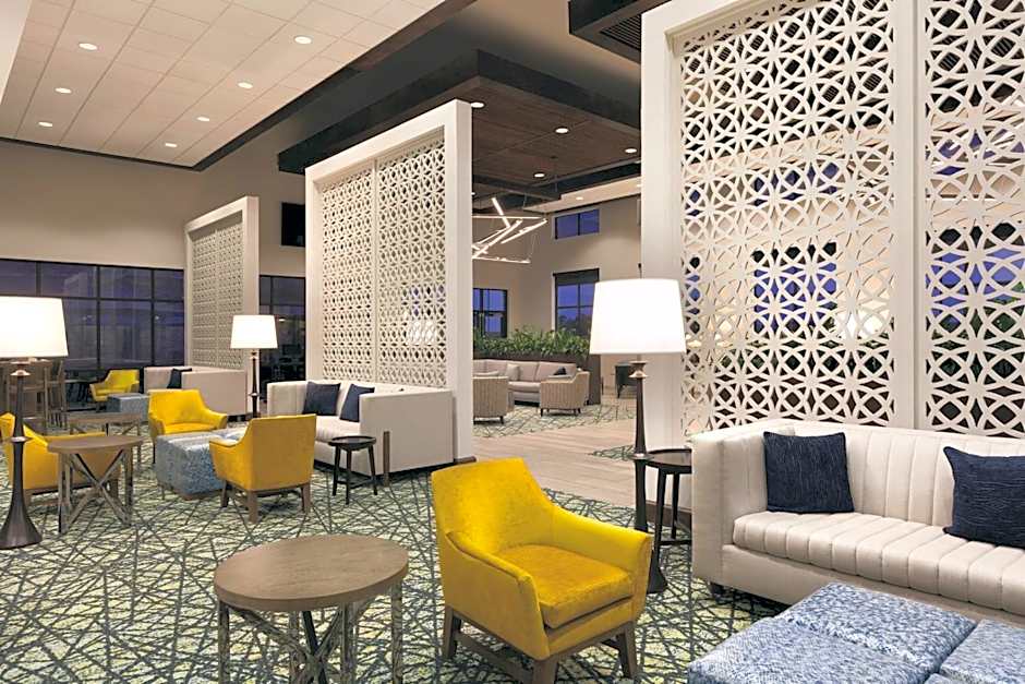 Embassy Suites By Hilton San Antonio Brooks Hotel - Spa