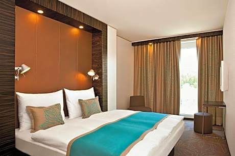 Room with Queen Size Bed