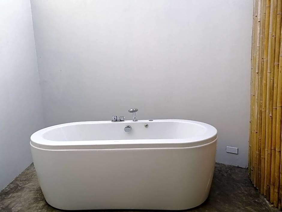 Tungtong Beach Villas