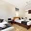 Beach House Motel