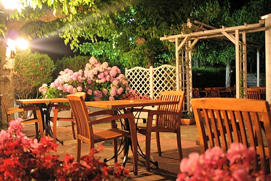 Logis Hotel Emeraude des Bois