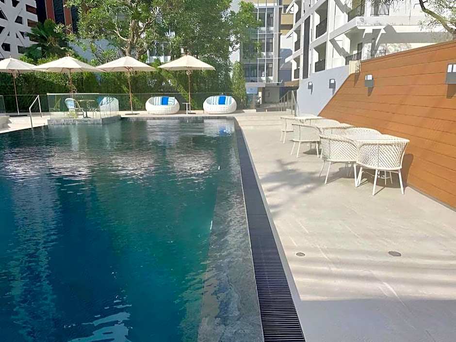 Floral Court Hotel & Residence Sukhumvit 13