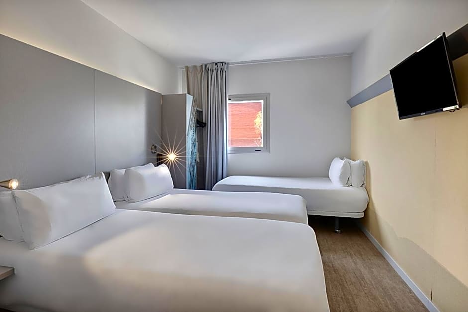 B&B Hotel Girona 2