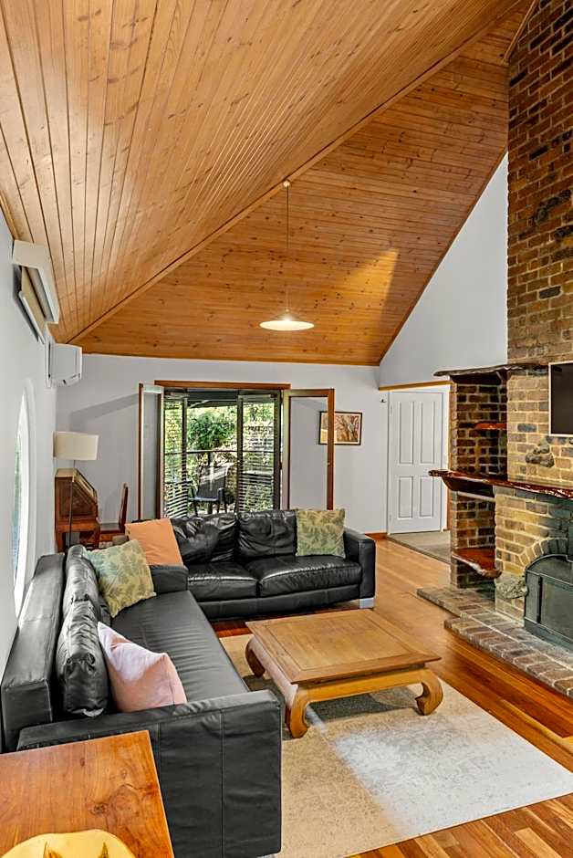 Hunchy Hideaway