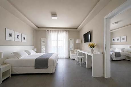 Two-Bedroom Suite with Caldera View & Hot Tub