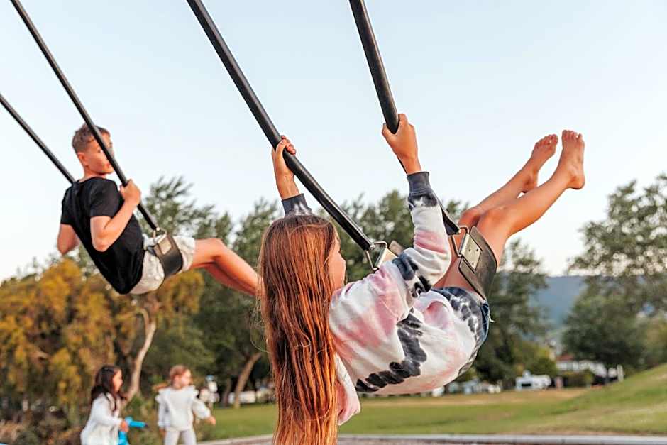 Tāhuna Beach Holiday Park