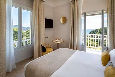 Deluxe Queen Room with Jacuzzi and Sea View - Terrace