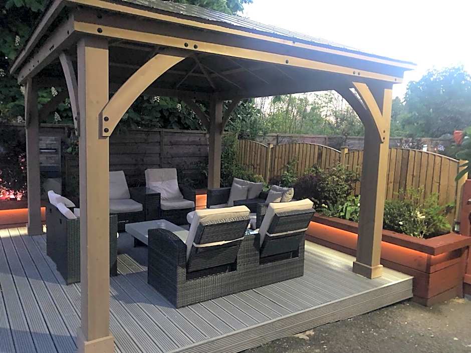 Hendham House - Near Etihad Stadium, CoOp Live Arena, AO Arena, Piccadilly Train Station & Manchester City Centre